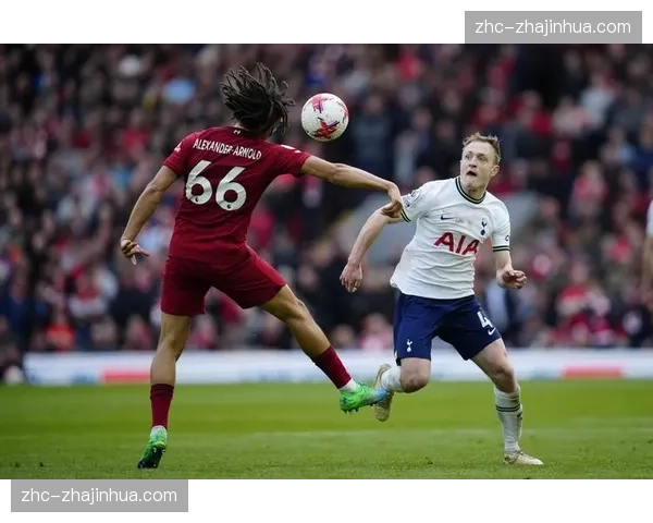 富勒姆主场力克热刺积分达40分,距离欧战区仍有明显差距 富勒姆主场力克热刺积分达40分,距离欧战区仍有明显差距